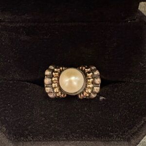 LAGOS Caviar Ring size 6. Elegant 18 k Gold and Silver Ring with Pearl